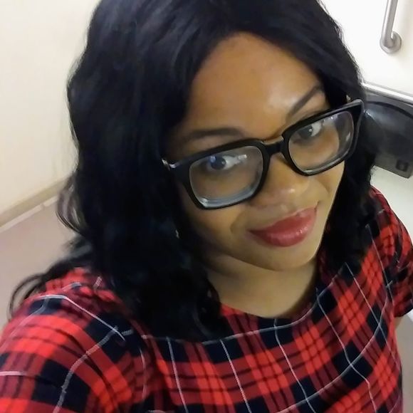 Meet your Posher, Shenelle - Picture 1 of 1